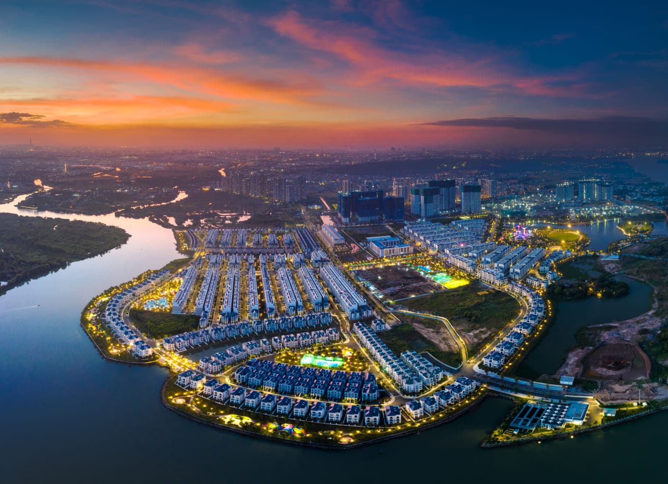 Bài thi "Hoàng hôn trên Vinhome Grand Park". Ảnh: Lê Minh Phúc